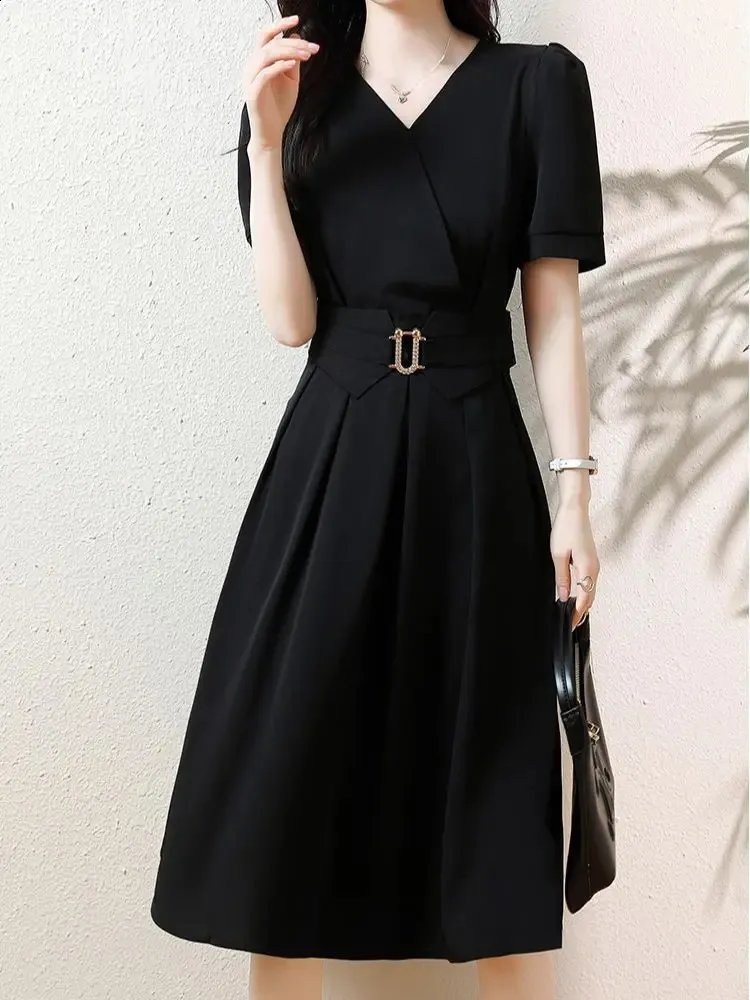 Elegant Women's Formal Dress with Pleated Sleeves and Attachable Purse Elegant Women's Formal Dress with Pleated Sleeves and Attachable Purse