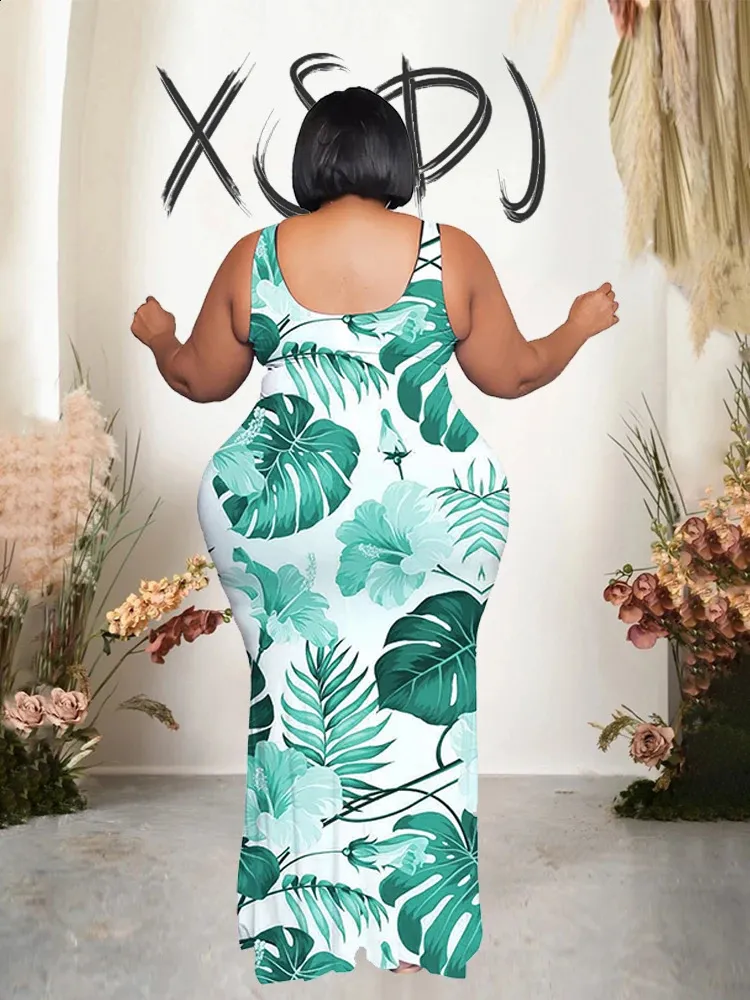 Plus Size Green and White Floral Tank Top Maxi Dress