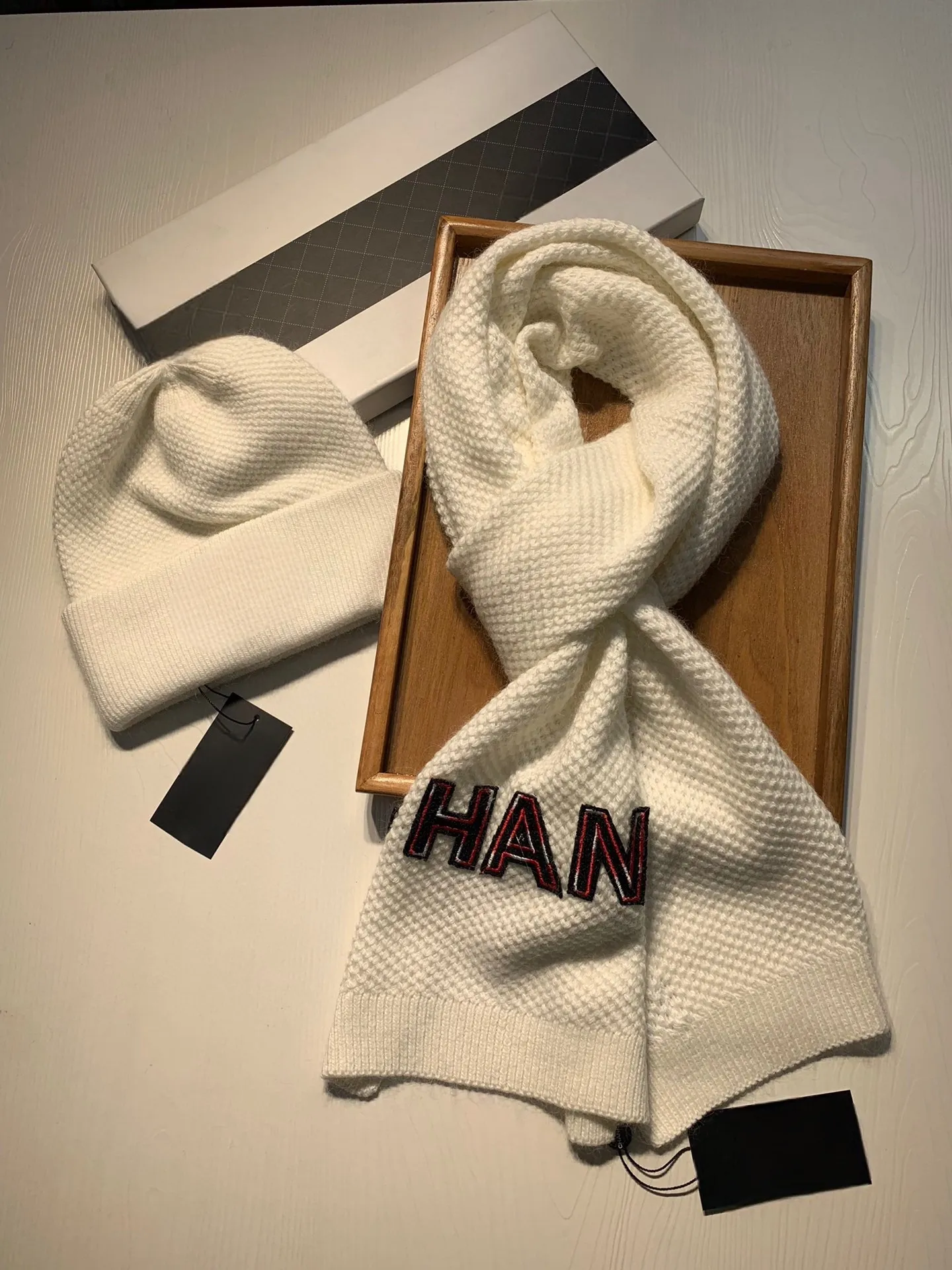 Oversized Silk Scarf Set Women's Designer Shawl, Elegant Embroidery,  Winter Foulard, Satin Square Head Scarf Brown Hat, Hot Sale!