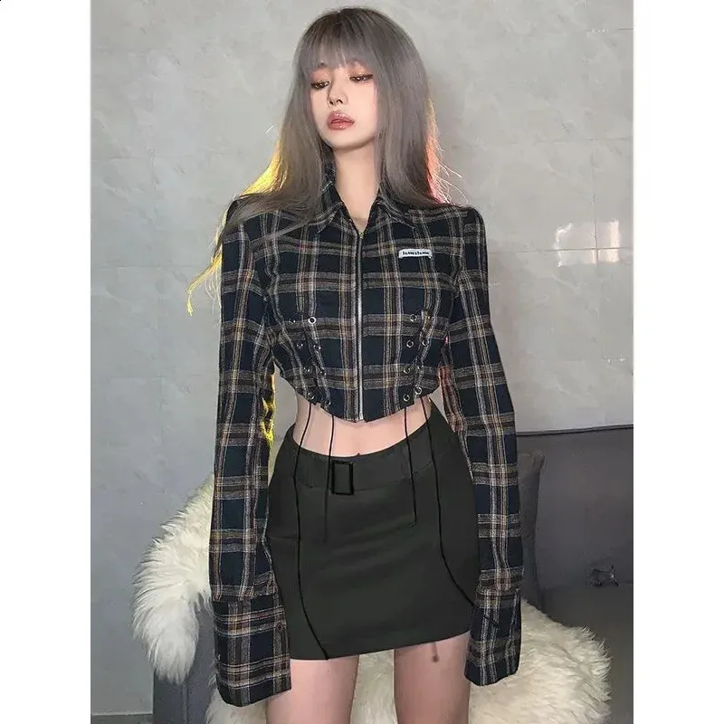 Checkered Cropped Top: Womens Long Sleeve Polo Shirt In Slim Fit