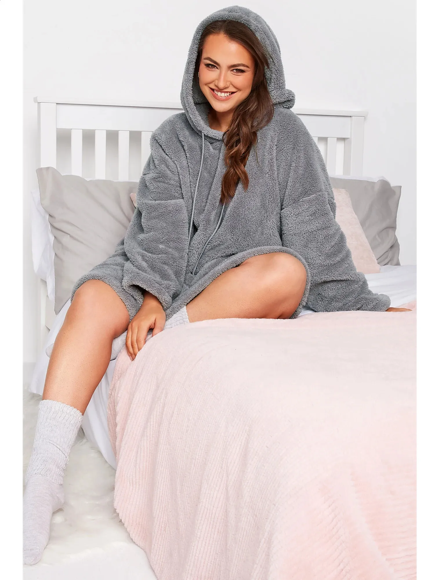 Loose Fit Teddy Hoodie Plus Size Sweater Dress With Long Sleeves And Pocket Front For Women Perfect For Casual Autumn And Winter Wear In Plus Sizes 5XL 6XL 240814 From Mysticastore 34.63