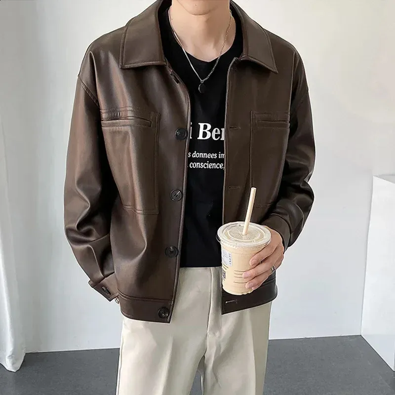 Autumnvintage Men's man in leather jacket - Casual