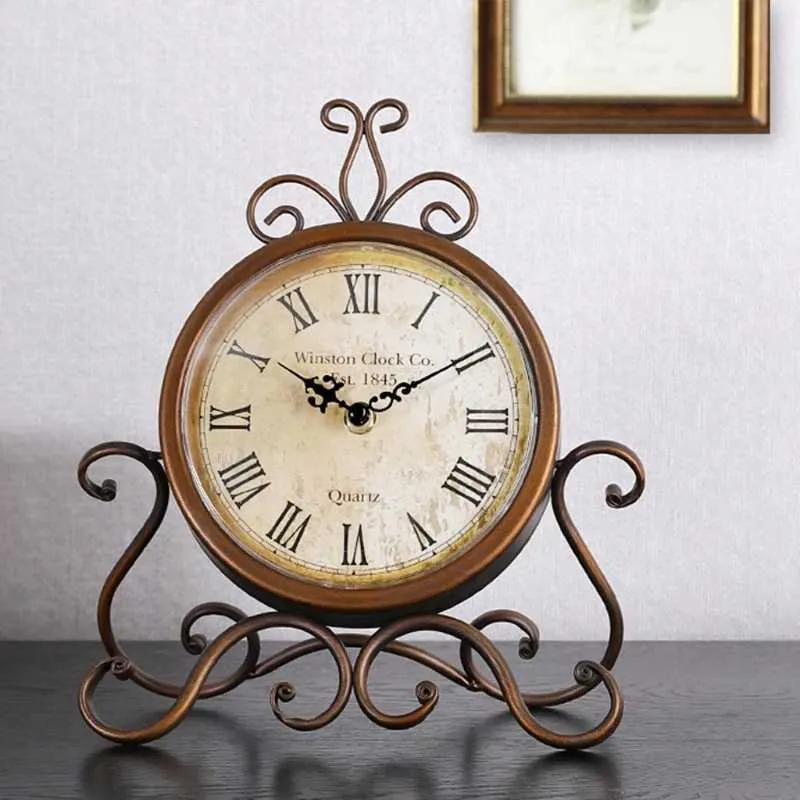 collectiblesBuy Horloge de table vintage en laiton fabriquée à la main pour la maison, le bureau et l'étagère collectiblesBuy Horloge de table vintage en laiton fabriquée à la main pour la maison, le bureau et l'étagère