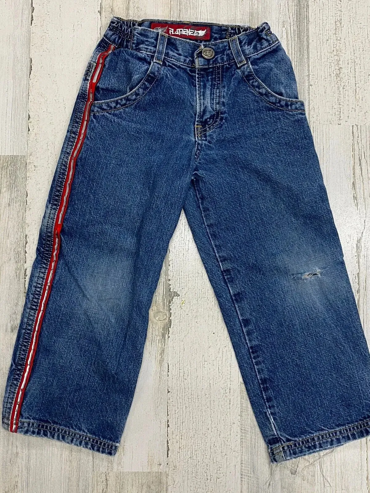 Y2K Baggy Jeans: Buying Guide to Back Pocket Designs