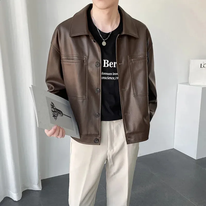 Autumnvintage Men's man in leather jacket - Casual
