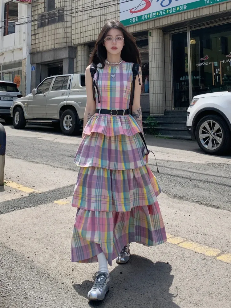 Multi-colored floral dress with Black belt, stylish and functional Multi-colored floral dress with Black belt, stylish and functional