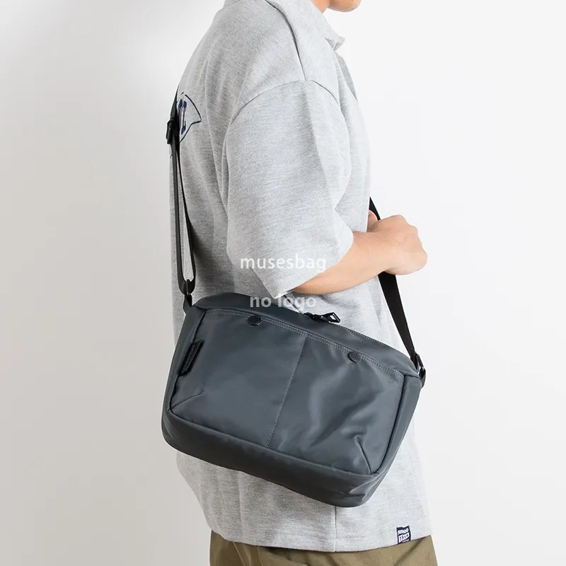 もち♡基本翌日発送 DHgate.com:Nylon Crossbody Bag with Zipper - Lightweight