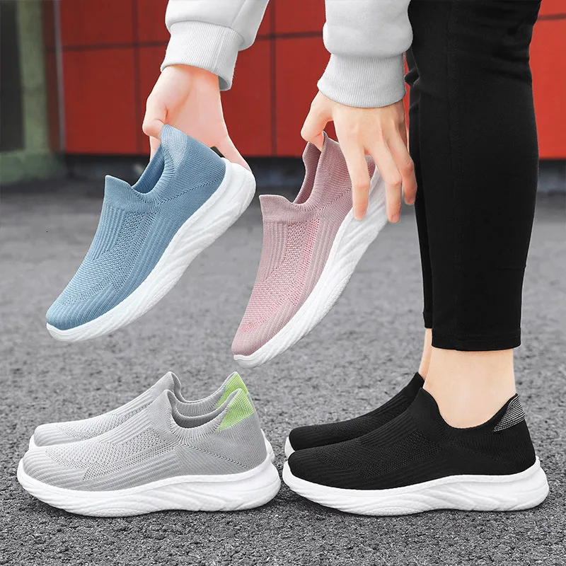 Men s High Elastic Sports Sneakers Breathable Lightweight Cloth Shoes for Outdoor Activities