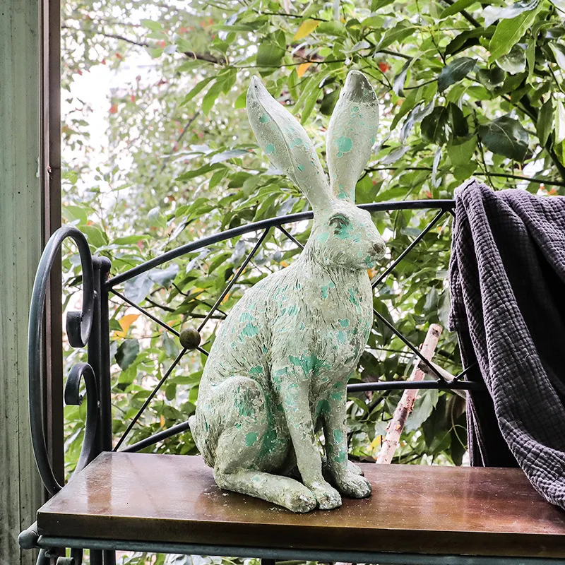 Vintage Rabbit Garden Decor: Charming Resin Bunny Ornament