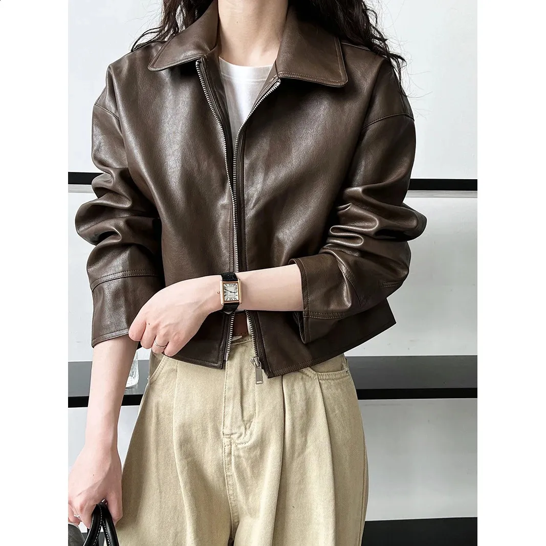 FAUX LEATHER TUCK ジャケット Faux leather Jacket 114 | Burda Style 09/24 | BurdaStyle.com
