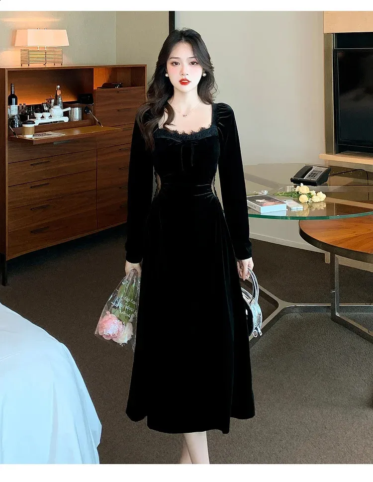 open lace back dress Salvatore Long Sleeve Midi Dress - Black