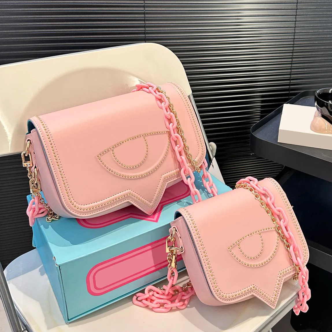 Designer chain handbags hot sale