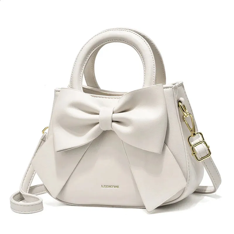 ✨新品未使用 bibiy BOX BAG ホワイト DHgate.com:Chic Crossbody Bag: Premium Quality Shoulder Bag