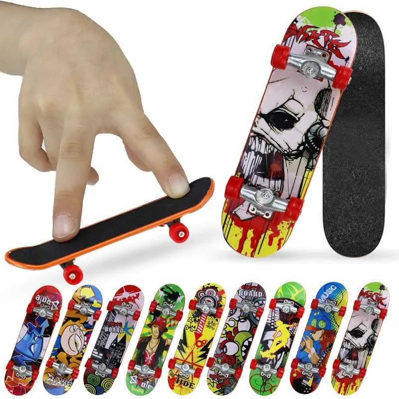 73 Pc Finger Skateboard Ramp Set - Complete Mini Skate Park With 10 Fingerboards & Accessories