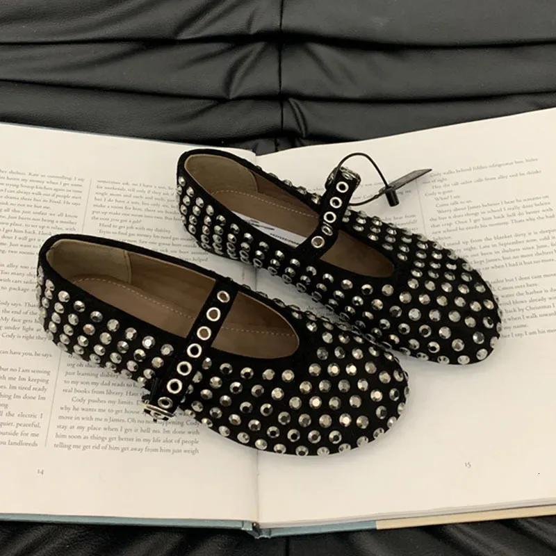 Mary Jane Crystal Ribbon Satin Flats 新品 靴 Mary Jane Crystal Ribbon Satin Flats Mary Jane Crystal