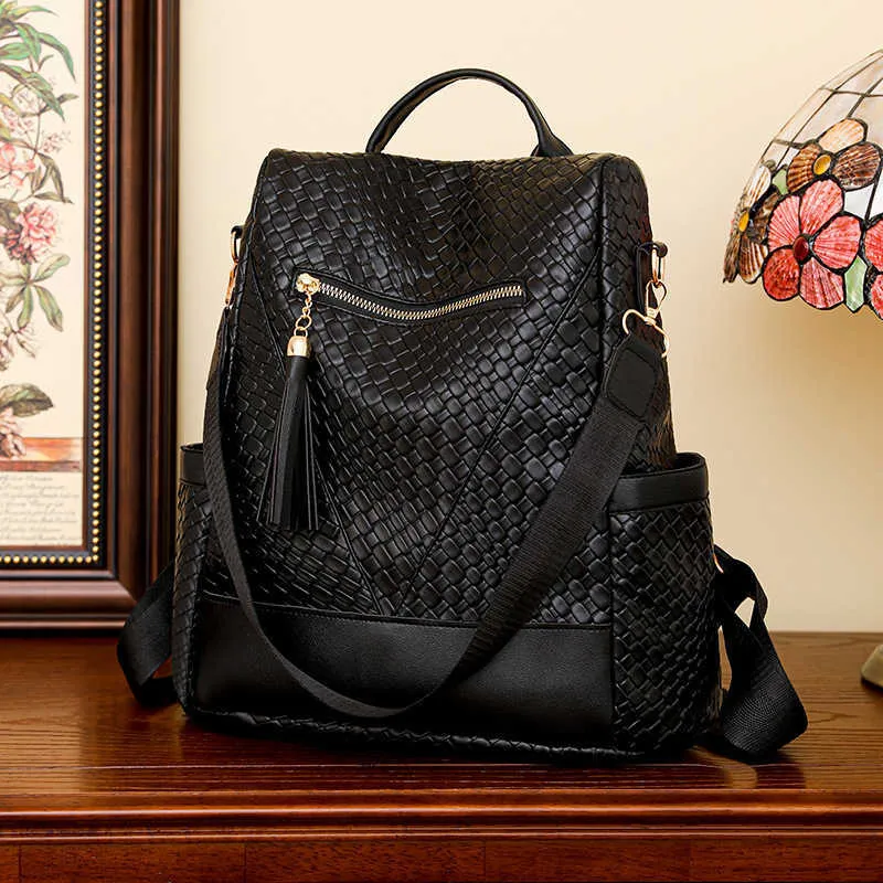 Tassel Shoulder Bag for Women Large Capacity Soft PU Leather  display picture 3