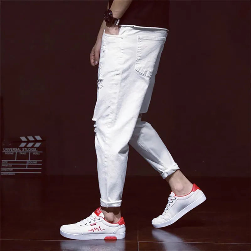 Men's Distressed White Denim baggy jeans with Tear