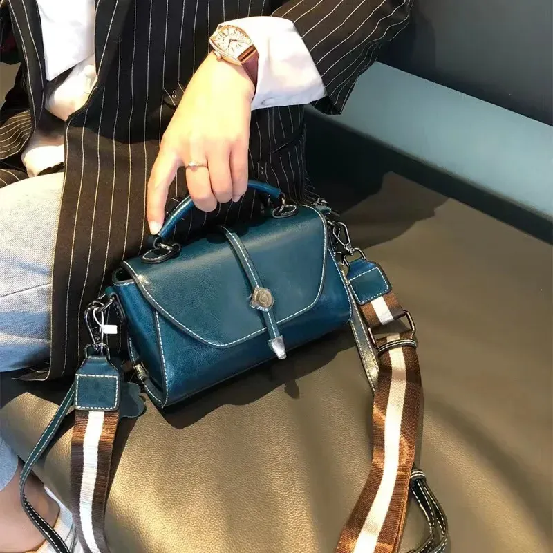 Womens Fashion Handbag Small Leather Phone Bag Shoulder Bag Womens Denim Leather Bag Messenger Cross Body Bag Version 240830