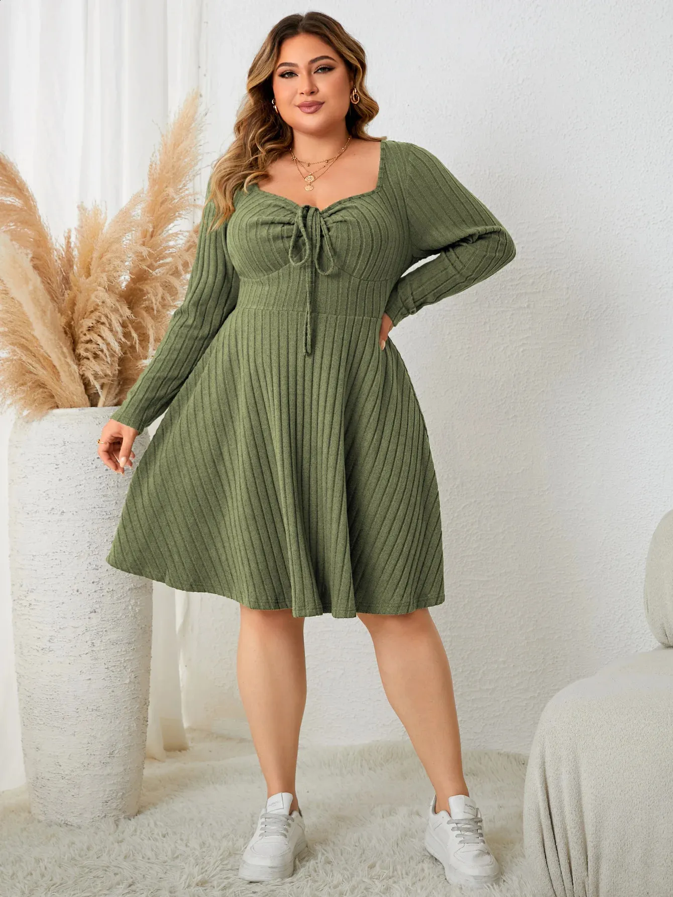 Green Elegant Plus Size Pleated Dress for Women - Casual Plus Size Emerald Green Formal Dresses: Womens Elegant Long Sleeve Green  Dress Casual Party \u0026 Vacation Short Female Dress From Sereinstore, $50.48 |  DHgate.Com