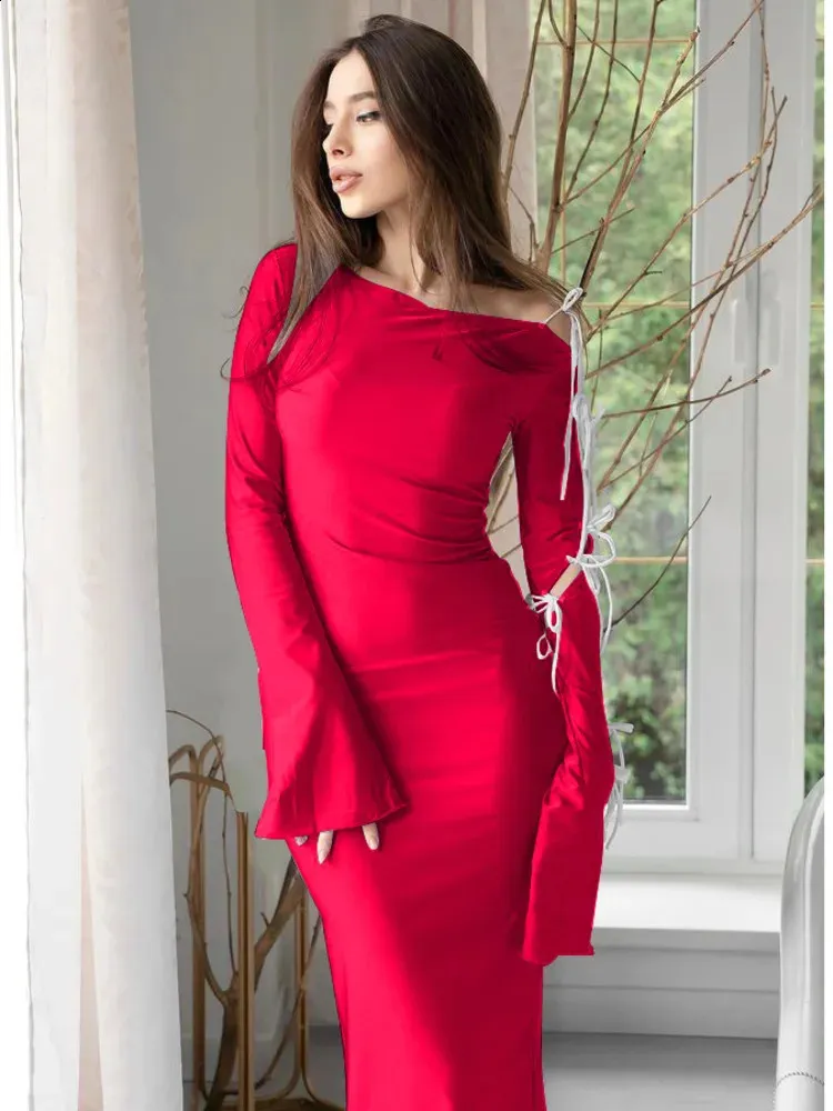 【関税込】PhaseEight ドレス☆Red Angeline Midaxi Dress Buy Phase Eight Red Angeline Midaxi Dress from Next Oman