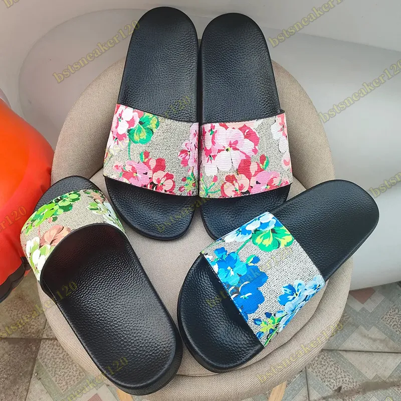 Unisexe EVA Flip Flip Flops Summer Beach Sandales Sandales Brocade florale imprimee fond plat confortable pour hommes femmes