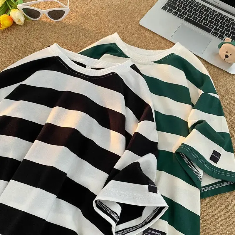 Retro Vintage T-Shirt: Y2K Striped Tee, Loose Fit Top Shop Now!
