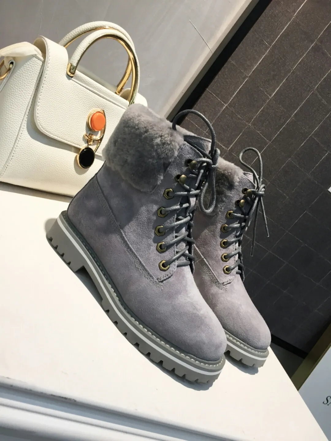 Tough Mens Mountain Boots Water Resistant Hiking Boots with