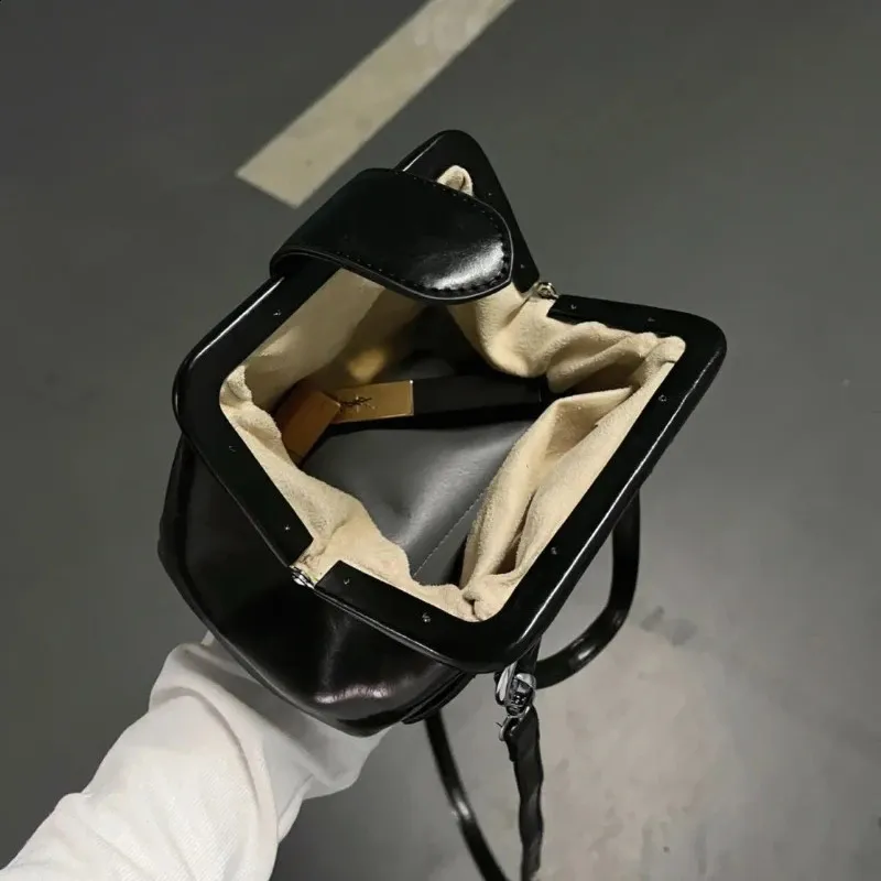 バッグ 00s archive hand bag y2k genuine leather Archive Bag Hand 00S Y2K Leather vintage condition | eBay