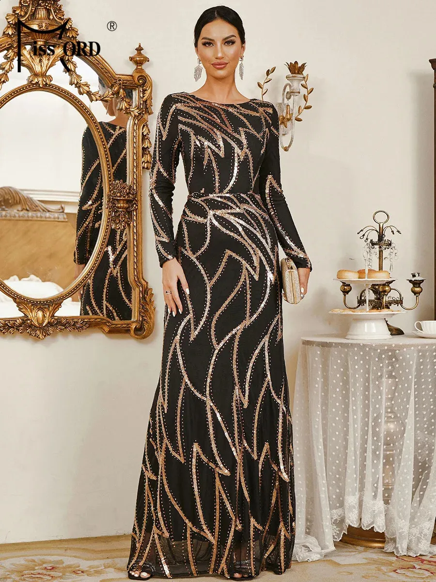 green emerald velvet dress Betsy & Adam Women's Metallic V-Neck Ruched-Waist Gown - Periwinkle Gold main image 1
