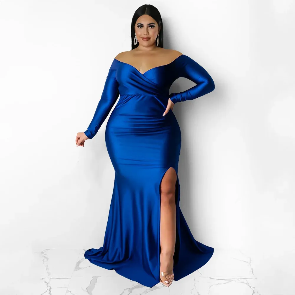 chinese dress ladies Carole Plus Size Velvet Long Sleeve Dress– Hello Curve main image 0