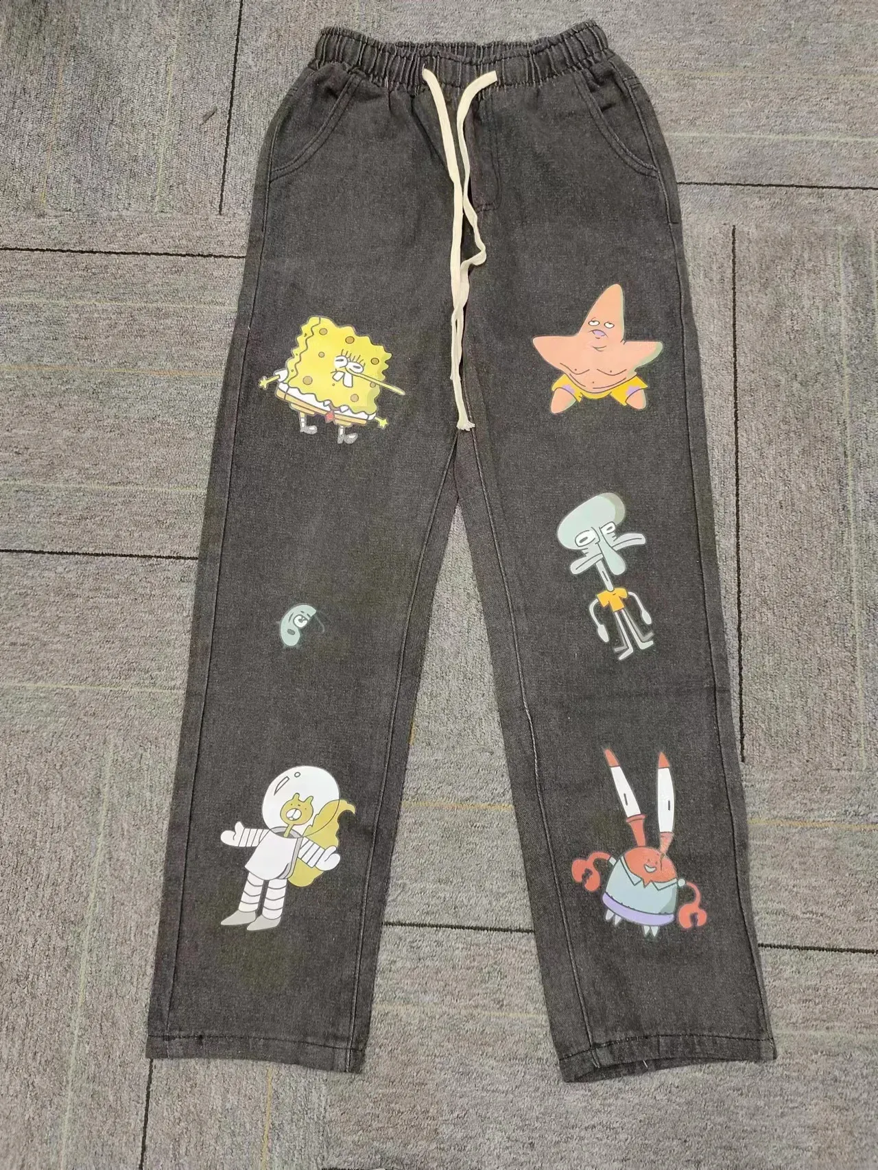 DHgate.com:Cartoon Print Straight Leg Jeans: Trendy Korean