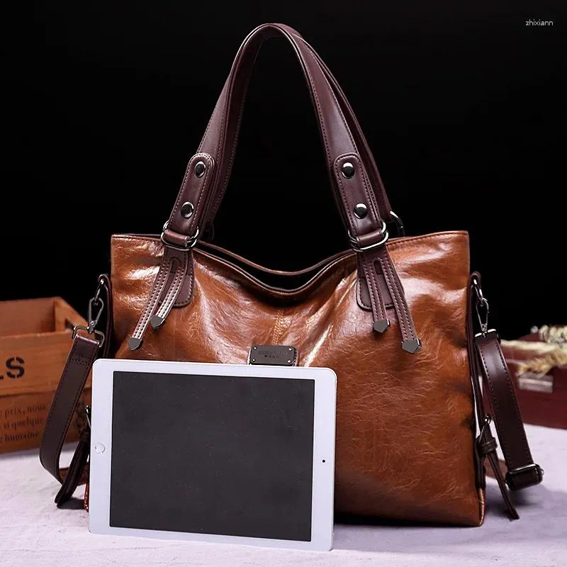 バッグ vintage design leather shoulder bag 51SiD5Fne5L._AC_AC_SY300_QL30_.jpg