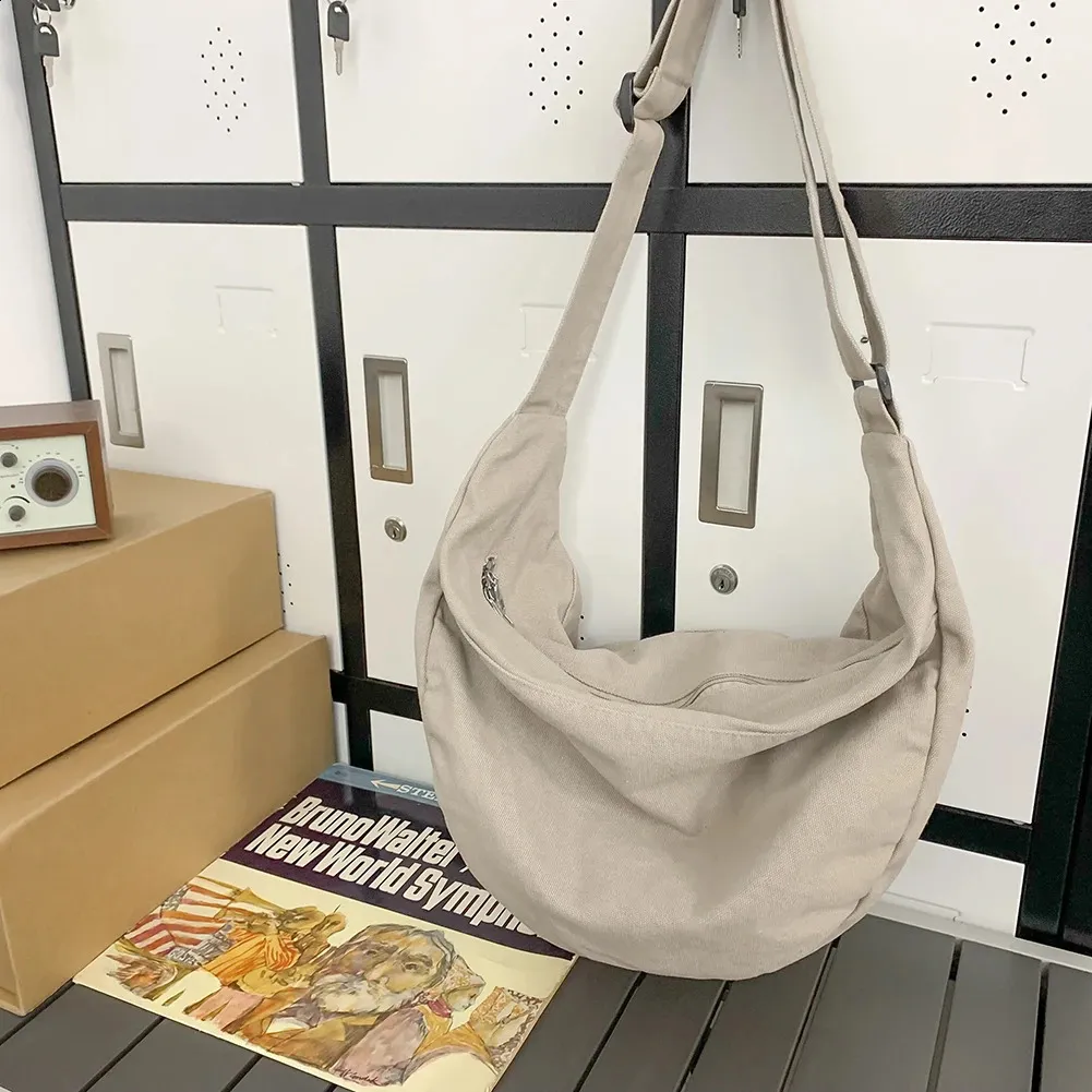 Borsa a tracolla a tracolla con tracolla a forma di mezzaluna in