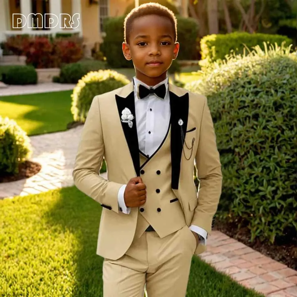 Champagne Dark Green Velvet Notched Lapel Smart Boys Tuxedo Set With One Button And 3 Pieves Perfect For Child Wedding Guests 2 14 Years From Gratel 17.09 DHgate.Com