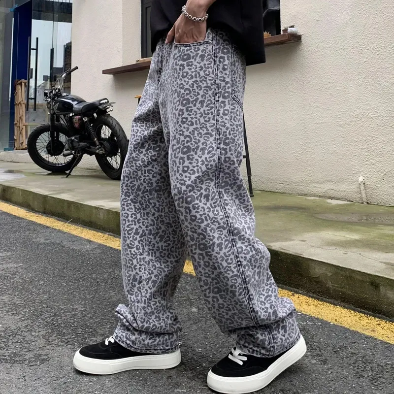Leopard Print Men's Casual baggy jeans - Lightweight