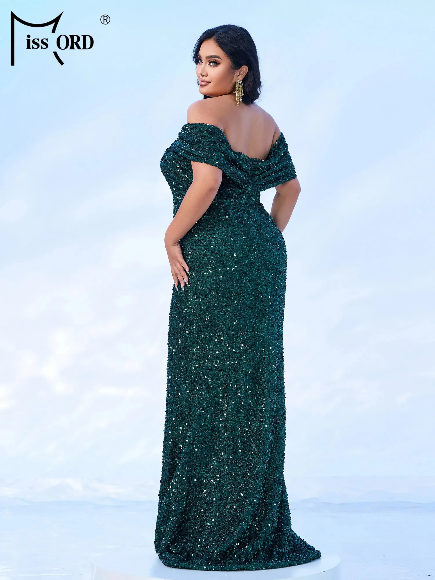 Plus Size Ball Gown Prom Dresses Green V-Neck Off-Shoulder Sequined  Floor-Length Plus Size