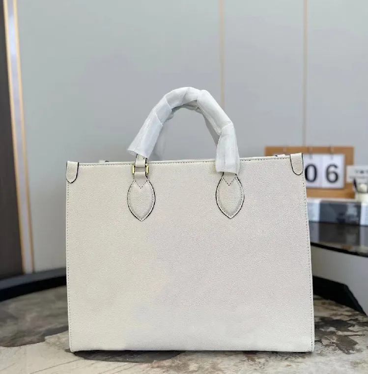 Luxury Designer Tote Bag: Women's Crossbody Handbag, Large Capacity,  Stylish Shoulder Bag Perfect as a Mummy Bag or Everyday Purse