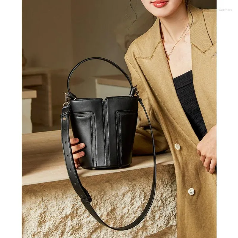 DHgate.com:Pebbles Pattern Cowhide Leather Bucket Crossbody