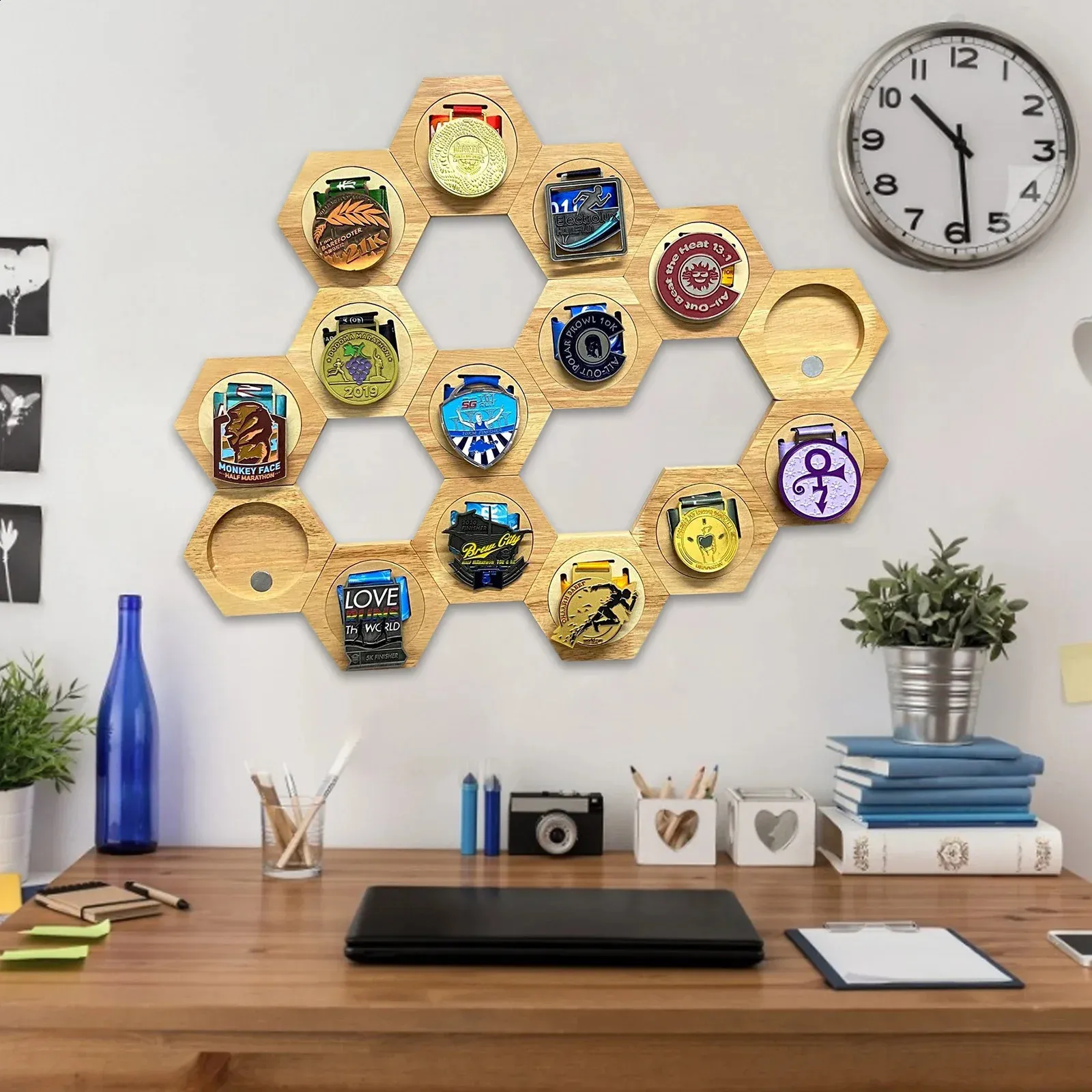 Set 3 Ganci A Muro A Tema Calcio - Design Pallone Per Interni - Decorazione Sportiva Per Appendere Chiavi, Borse E Cappotti - 13 Cm - 3