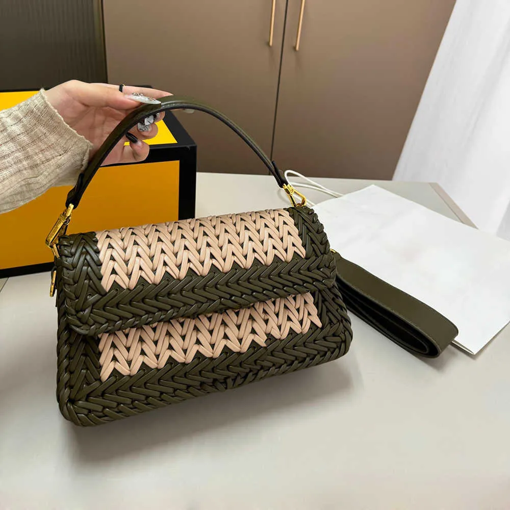 バッグ lether knitting shoulder bag camel This Bag Wasn't Made for Knitting… But It's Perfect! - YouTube