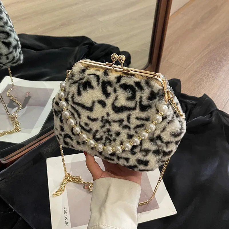Leopard print clutch bag with chain new arrivals