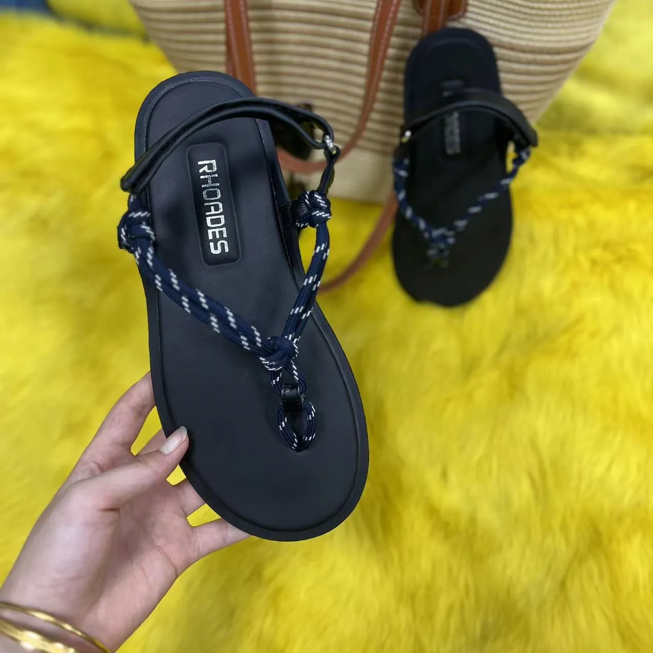 Bulk New Fashion Womens Designer Black Flat Sandals With Rope Knot Clip Toe Herringbone Design Simple Velcro Sense Wide Trip Strap And Flat Sole Perfect Flip Flops At Only 28.38 DHgate.Com