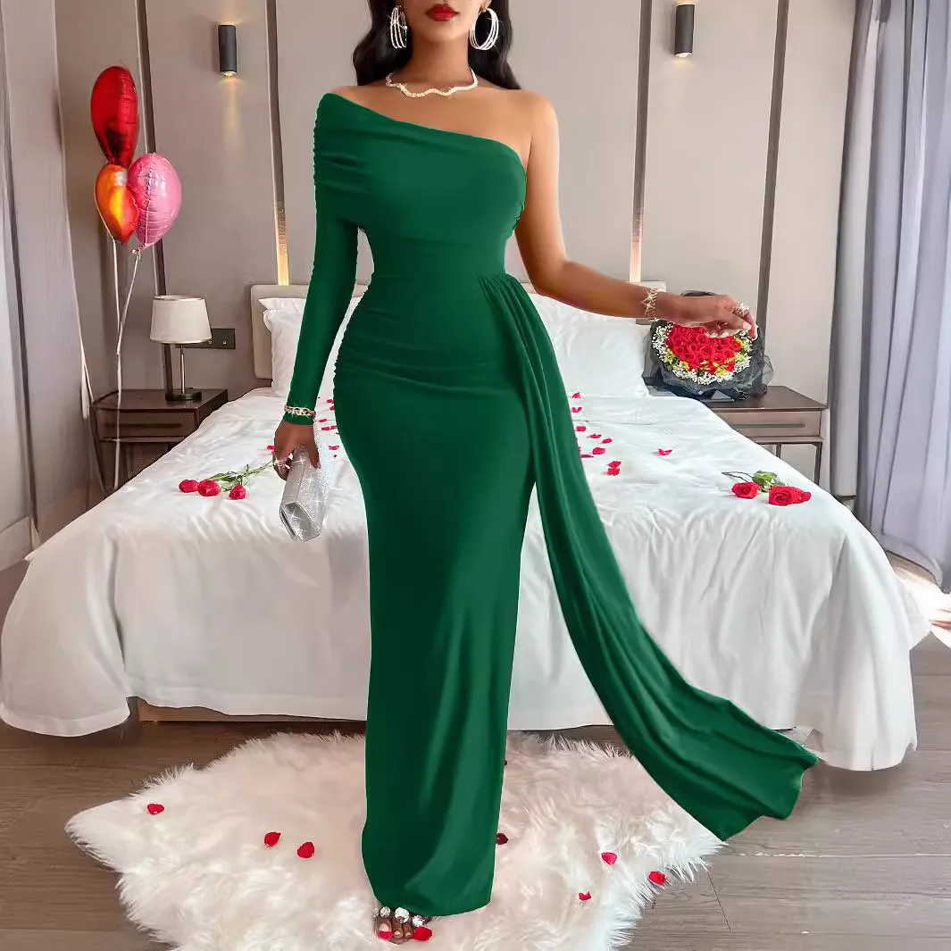 Stunning Solid Color Women's evening dress with Shoulder Straps Stunning Solid Color Women's evening dress with Shoulder Straps