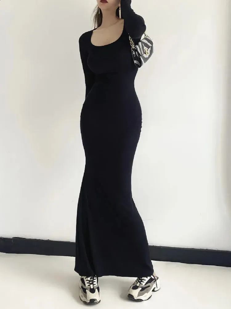 green emerald velvet dress BLACK MERMAID GOWN WITH HIGH SLIT CUT OUT AND HAND BEADINGS DETAILS –  Kenneth Barlis
