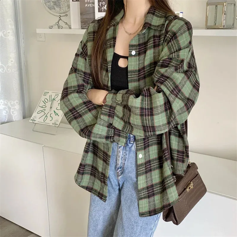 DHgate.com:Womens Oversized Plaid Collared Shirt Jacket for