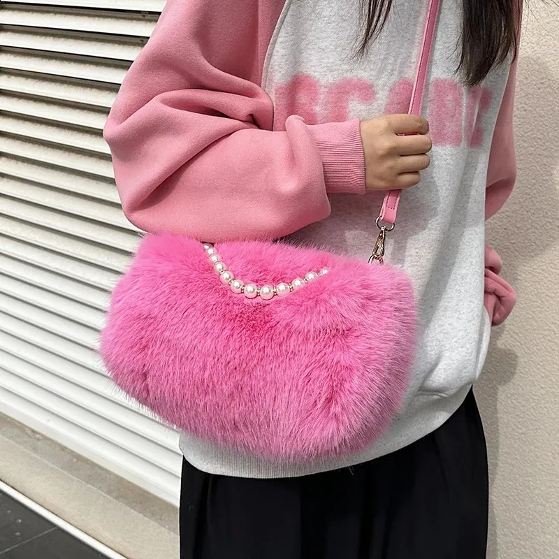 FAZED★韓国★人気★FLUFFY FUR BAG 3色 Bigサイズが可愛い Soft Plush Faux Fur crossbody bags for women with Pearl