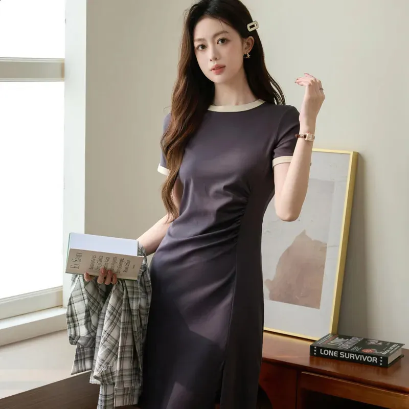 sexy t shirt dress Fashion Comfortable Women Custom T Shirt Dress Stylish Solid Color Bodycon Dress - Women T Shirt Dress and Bodycon Dress price Product Description The Marylin Monroe by Art Manifest is a trendy ladies short dress with a sleeved shirt Edgy Stunner Graphic T-Shirt Dress