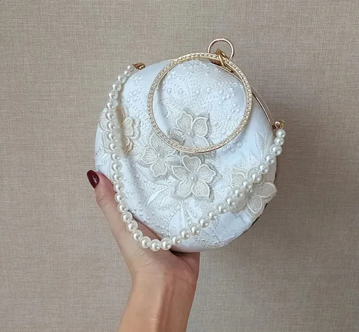 Embroidered Round Retro Flower Clutch Bag for Ladies Night