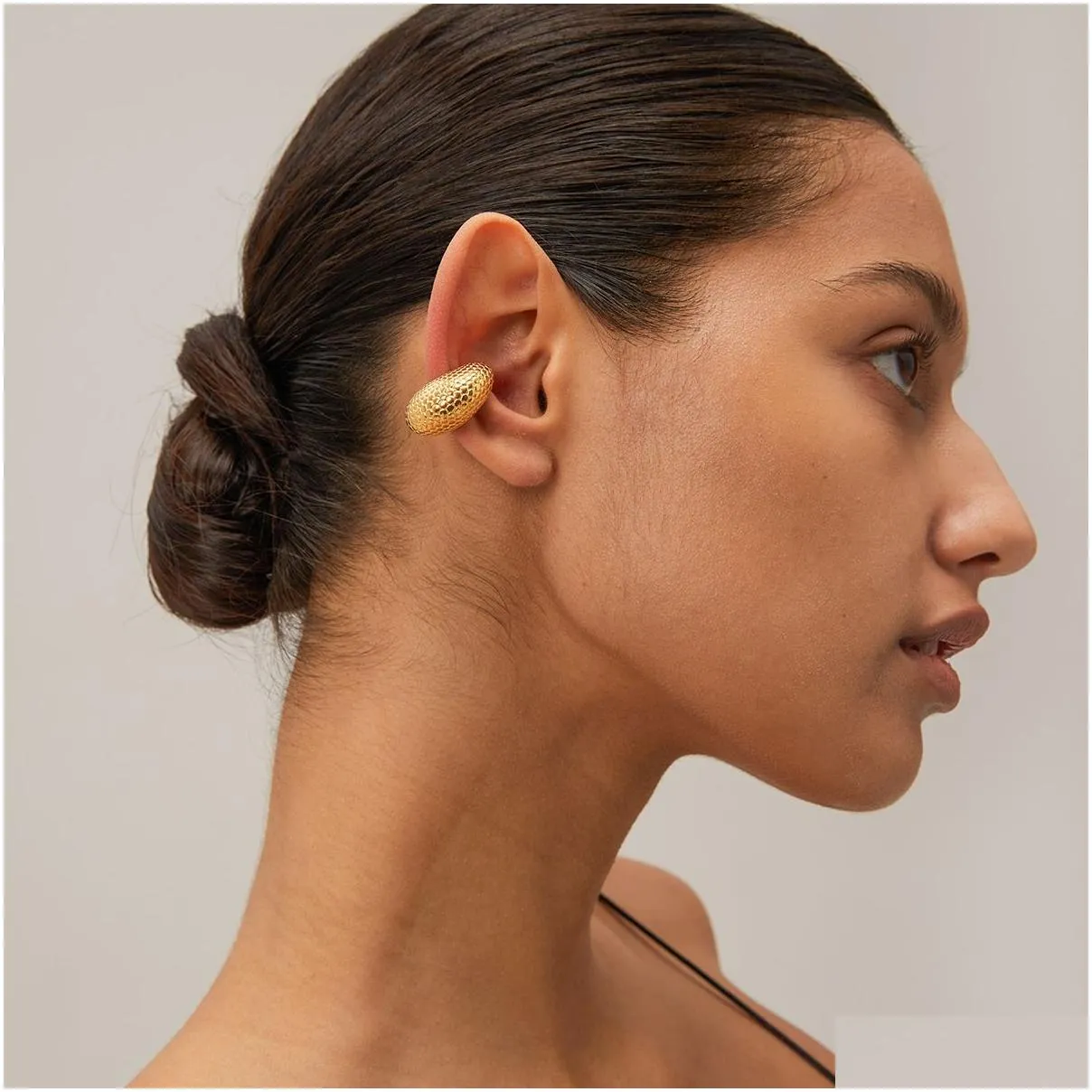 Ear Cuffs for Women 18K Gold Stainless Steel Fish Scale Texture Vintage Designer Jewelry Graduation Party Gift Drop Shipping Available