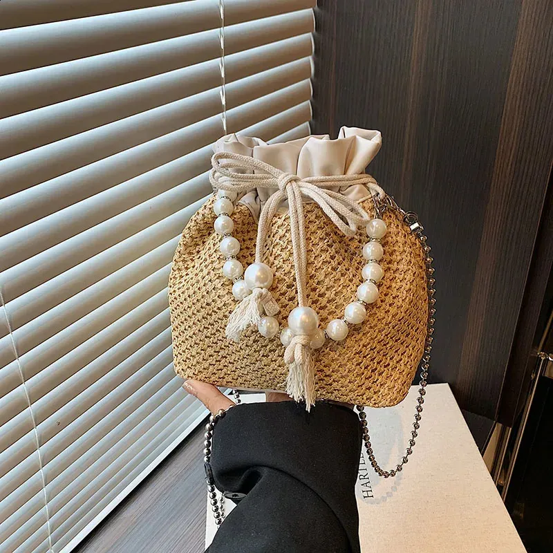 Straw Shoulder Bags Solid Hasp Bucket Versatile Female Tote Bag Handmade Fashion Holiday Casual TopHandle Lady Beach Purse 240822